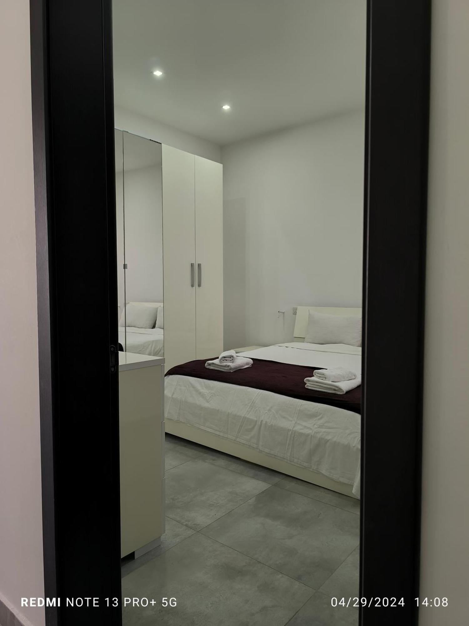 One Bedroom Tea Apartment Il-Gzira מראה חיצוני תמונה