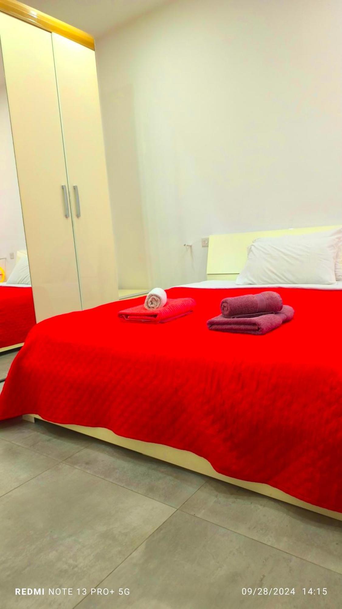 One Bedroom Tea Apartment Il-Gzira מראה חיצוני תמונה