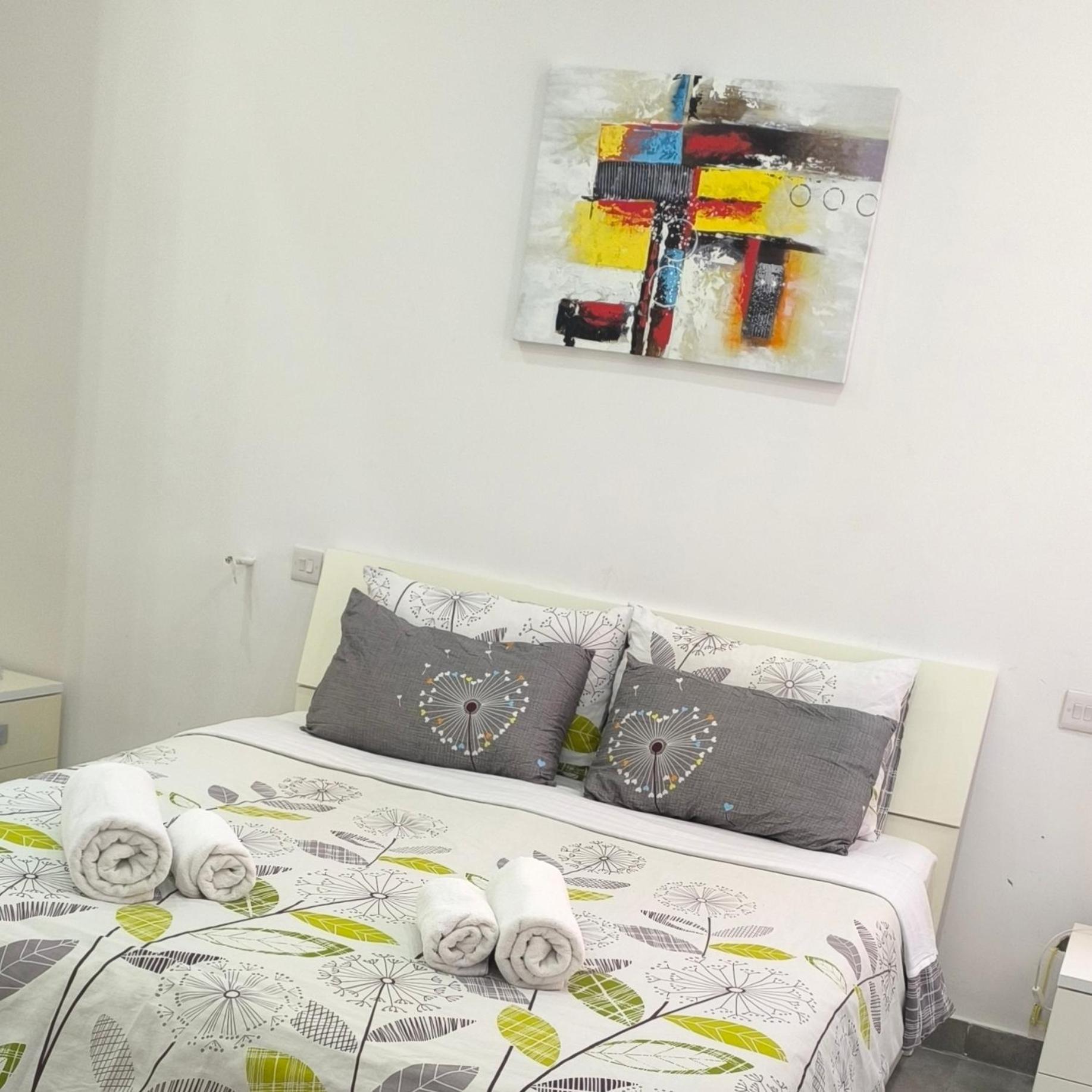 One Bedroom Tea Apartment Il-Gzira מראה חיצוני תמונה